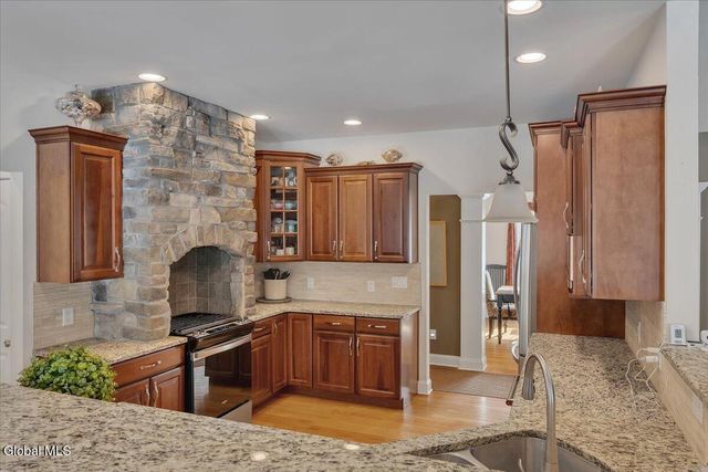 21 Estate Drive, Schodack, NY 12033