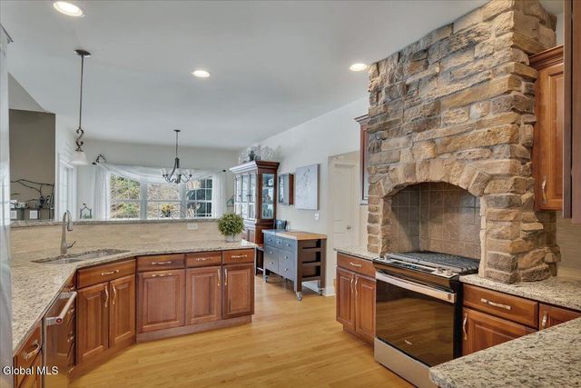 21 Estate Drive, Schodack, NY 12033