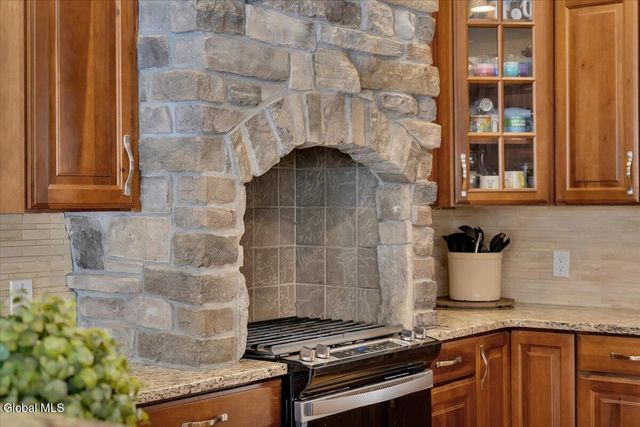 21 Estate Drive, Schodack, NY 12033