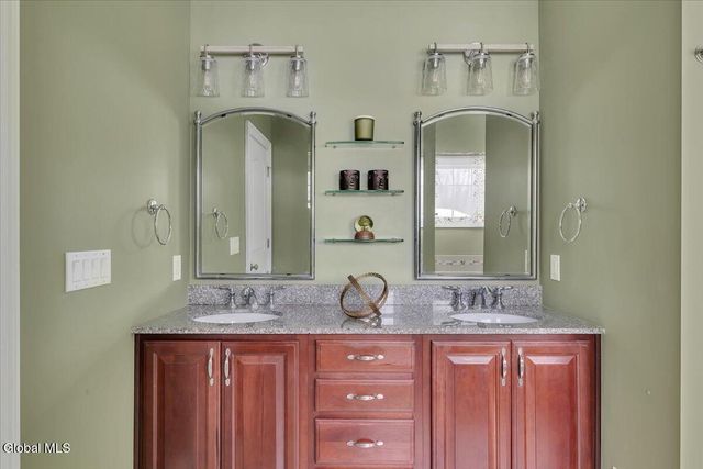 21 Estate Drive, Schodack, NY 12033