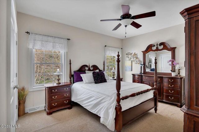 21 Estate Drive, Schodack, NY 12033