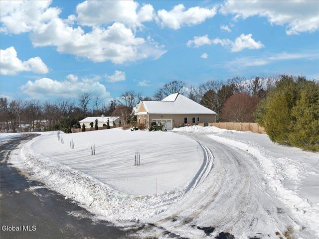 21 Estate Drive, Schodack, NY 12033