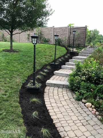 21 Estate Drive, Schodack, NY 12033