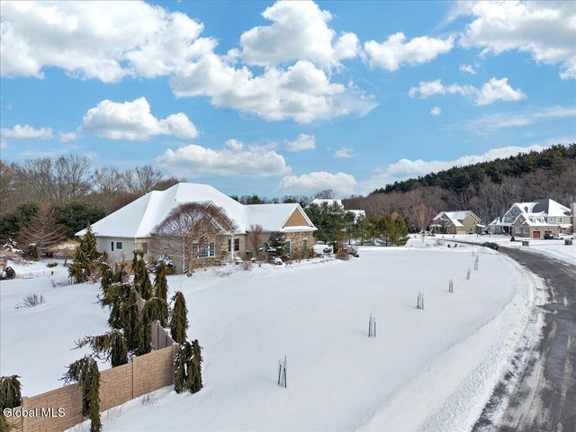 21 Estate Drive, Schodack, NY 12033