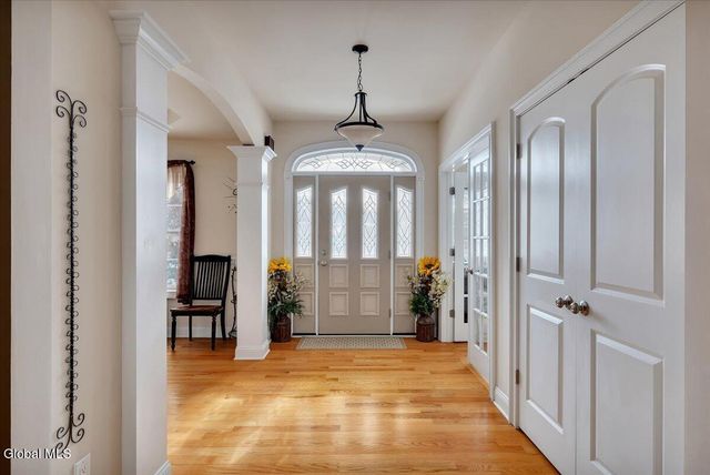 21 Estate Drive, Schodack, NY 12033