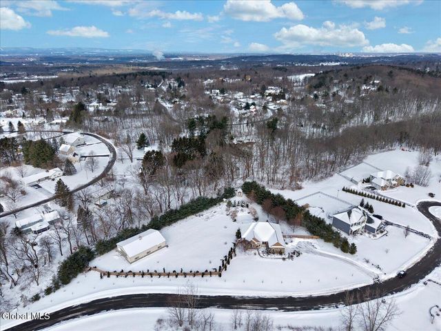 21 Estate Drive, Schodack, NY 12033