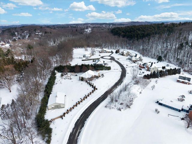 21 Estate Drive, Schodack, NY 12033