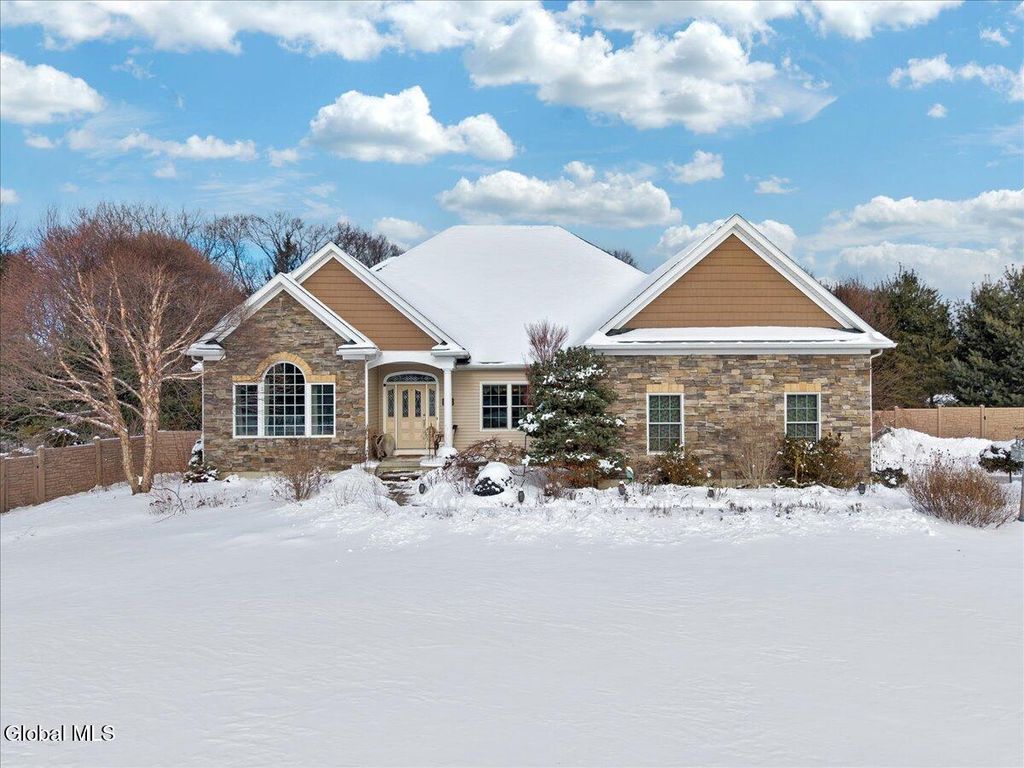 21 Estate Drive, Schodack, NY 12033