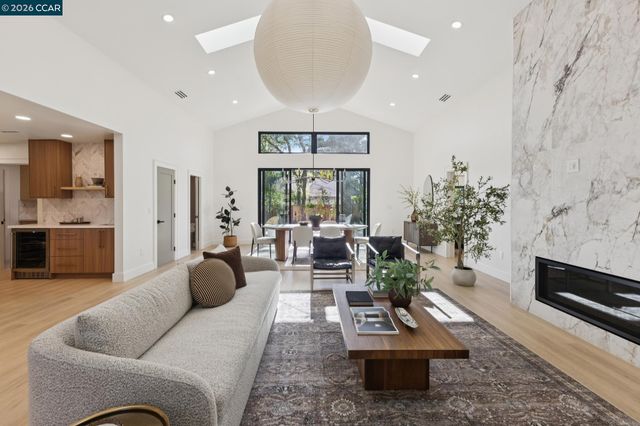 160 Via Del Sol, Walnut Creek, CA 94597