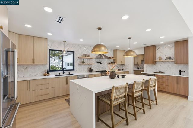 160 Via Del Sol, Walnut Creek, CA 94597