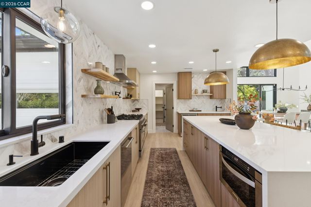 160 Via Del Sol, Walnut Creek, CA 94597