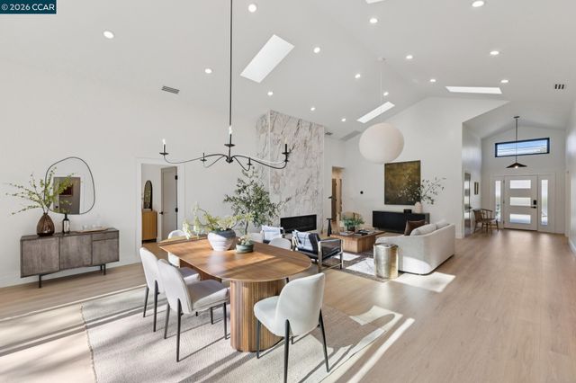 160 Via Del Sol, Walnut Creek, CA 94597