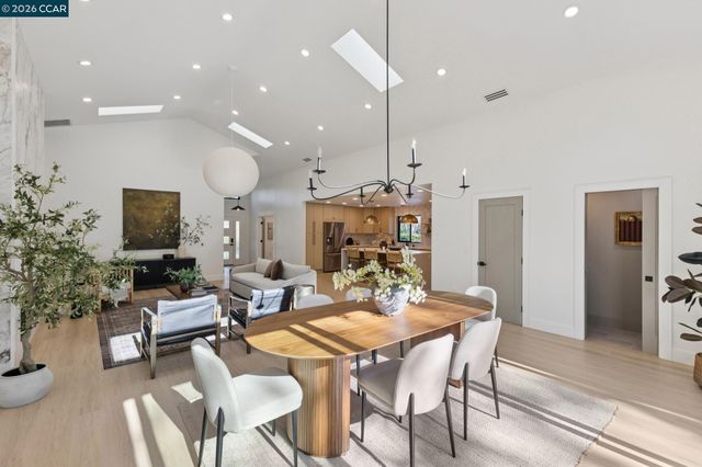 160 Via Del Sol, Walnut Creek, CA 94597