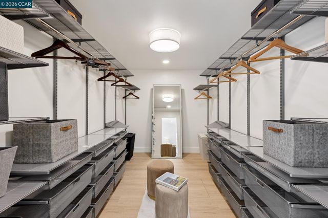 160 Via Del Sol, Walnut Creek, CA 94597