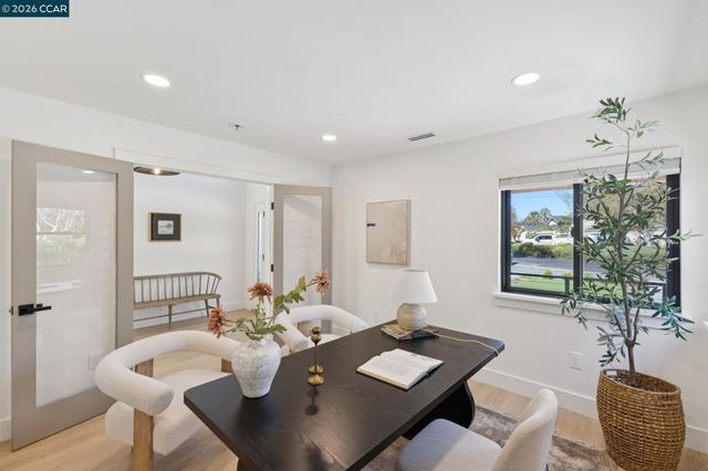 160 Via Del Sol, Walnut Creek, CA 94597