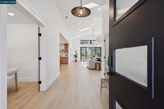 160 Via Del Sol, Walnut Creek, CA 94597