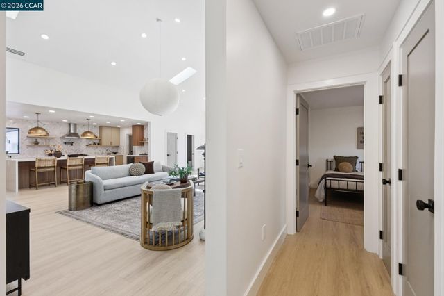 160 Via Del Sol, Walnut Creek, CA 94597