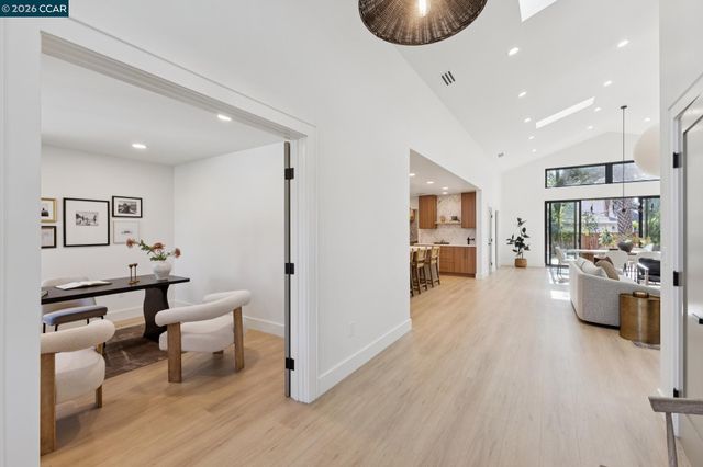 160 Via Del Sol, Walnut Creek, CA 94597