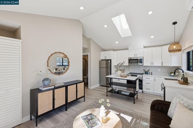 160 Via Del Sol, Walnut Creek, CA 94597