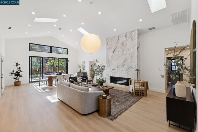 160 Via Del Sol, Walnut Creek, CA 94597