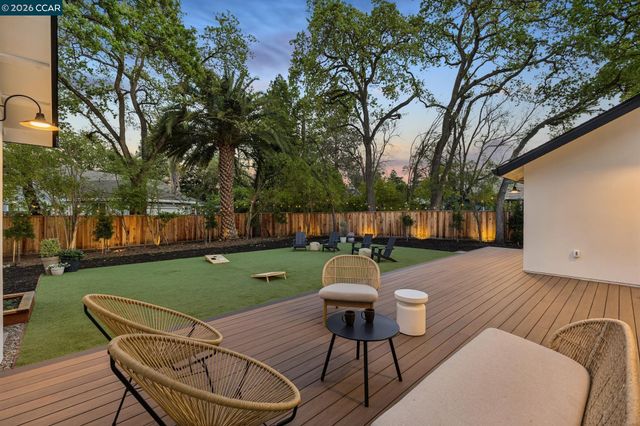 160 Via Del Sol, Walnut Creek, CA 94597