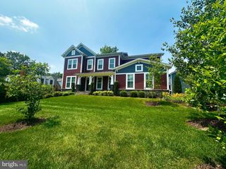 3744 CHAIN BRIDGE RD, Fairfax, VA 22030