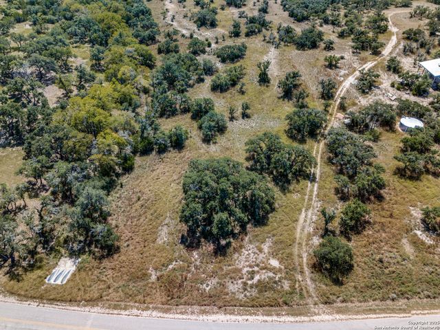 190 Fallen Acorn, Blanco, TX 78606