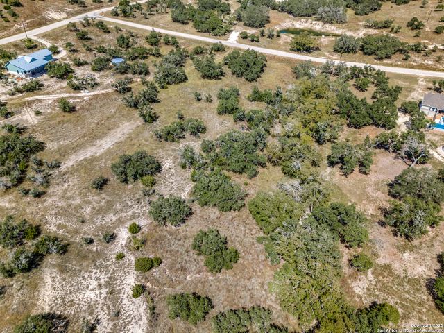 190 Fallen Acorn, Blanco, TX 78606
