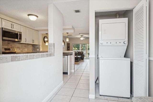 5360 Jubilee Way, Margate, FL 33063