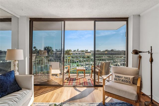 1 KEY CAPRI 312E, Treasure Island, FL 33706