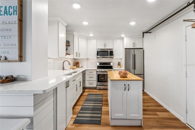 1 KEY CAPRI 312E, Treasure Island, FL 33706