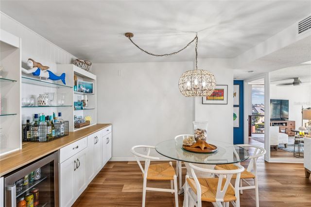 1 KEY CAPRI 312E, Treasure Island, FL 33706