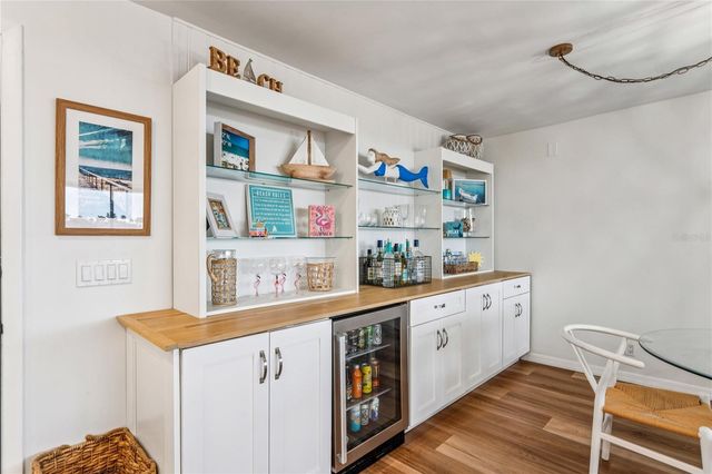 1 KEY CAPRI 312E, Treasure Island, FL 33706