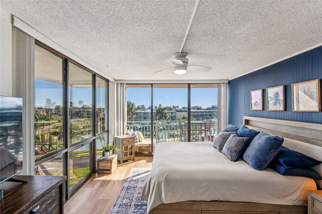 1 KEY CAPRI 312E, Treasure Island, FL 33706