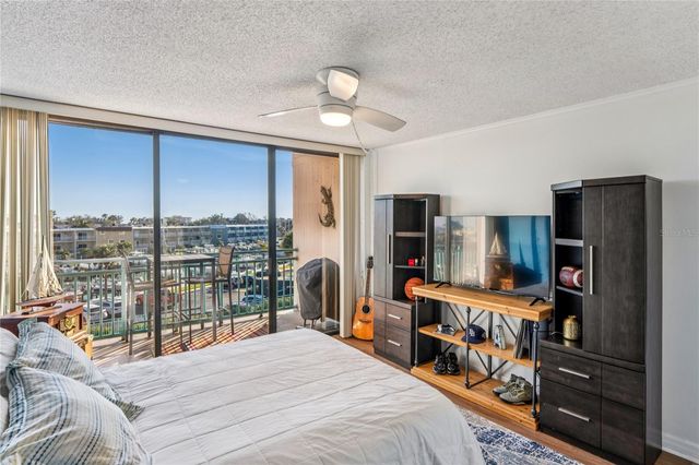 1 KEY CAPRI 312E, Treasure Island, FL 33706