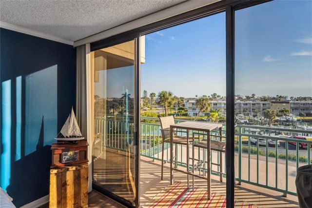 1 KEY CAPRI 312E, Treasure Island, FL 33706