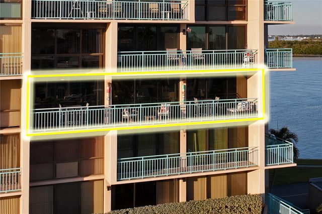 1 KEY CAPRI 312E, Treasure Island, FL 33706