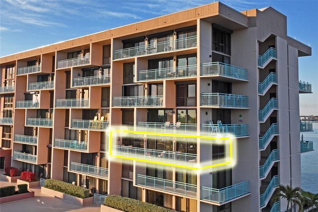 1 KEY CAPRI 312E, Treasure Island, FL 33706