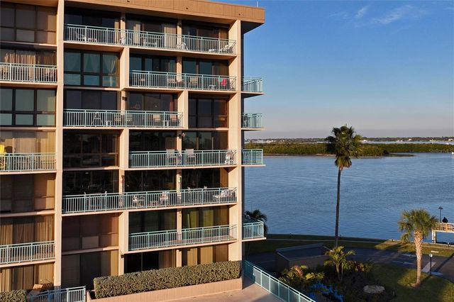 1 KEY CAPRI 312E, Treasure Island, FL 33706