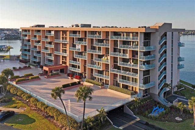 1 KEY CAPRI 312E, Treasure Island, FL 33706