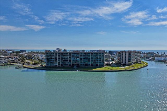 1 KEY CAPRI 312E, Treasure Island, FL 33706