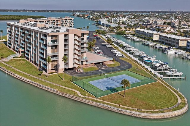 1 KEY CAPRI 312E, Treasure Island, FL 33706