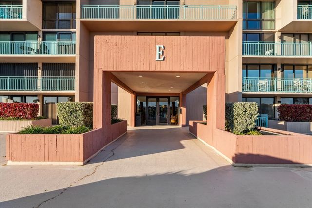 1 KEY CAPRI 312E, Treasure Island, FL 33706