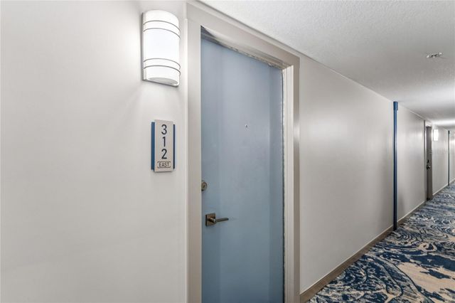 1 KEY CAPRI 312E, Treasure Island, FL 33706