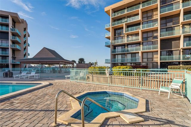 1 KEY CAPRI 312E, Treasure Island, FL 33706