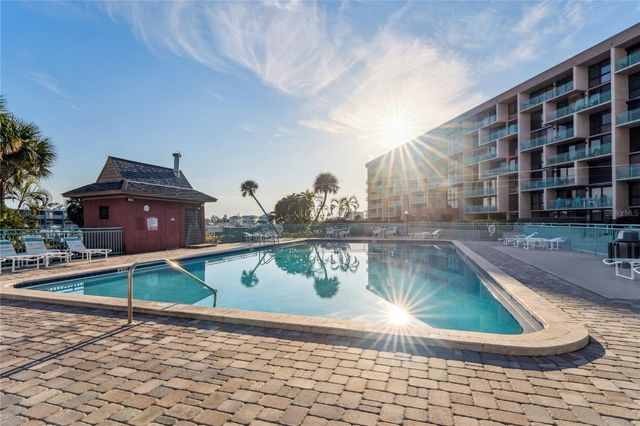 1 KEY CAPRI 312E, Treasure Island, FL 33706