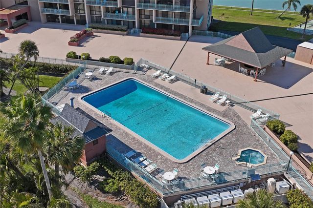 1 KEY CAPRI 312E, Treasure Island, FL 33706