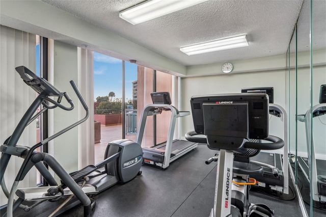 1 KEY CAPRI 312E, Treasure Island, FL 33706