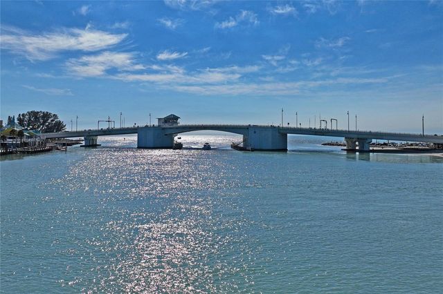 1 KEY CAPRI 312E, Treasure Island, FL 33706