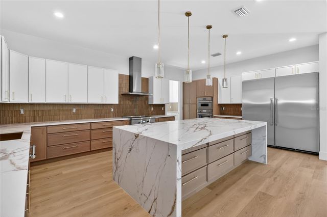 4706 W SAN CARLOS STREET, Tampa, FL 33629